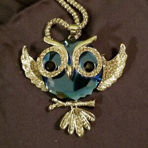 NWOT crystal owl necklace